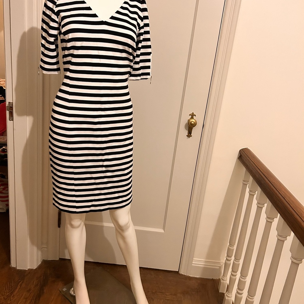 😍Perfect for Summer NWT - Banana Republic Navy & White Striped Dress | Size 10 - Picture 4 of 8